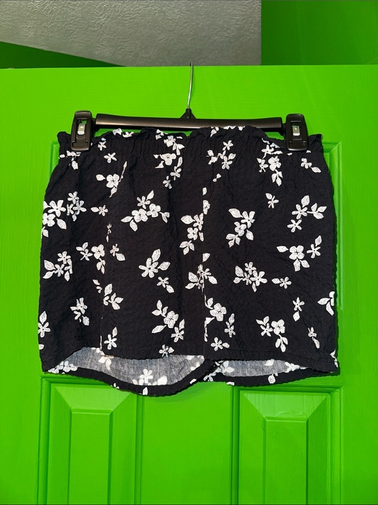 Cat & Jack Other - Cat & Jack Girls Black Floral Shorts Size Large (10/12)